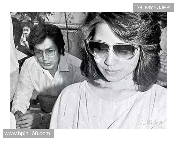 从贫困少年到世界球场的传奇足球明星背后的感人故事