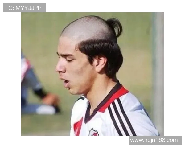 足球明星发型与动物神似的搞笑对比引发网友热议